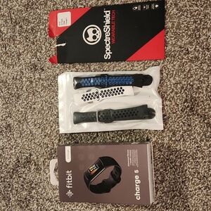 Fitbit Charge 5 Bundle